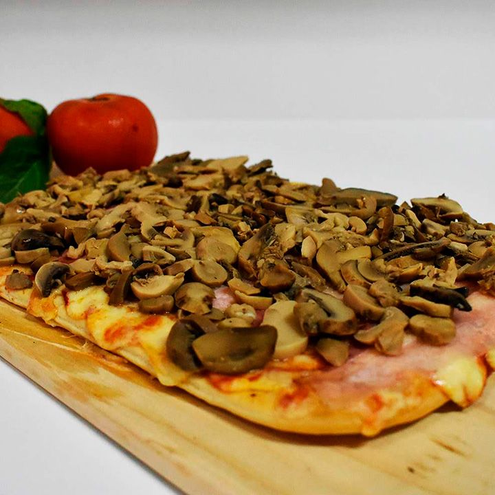 Pizza Con Hongos