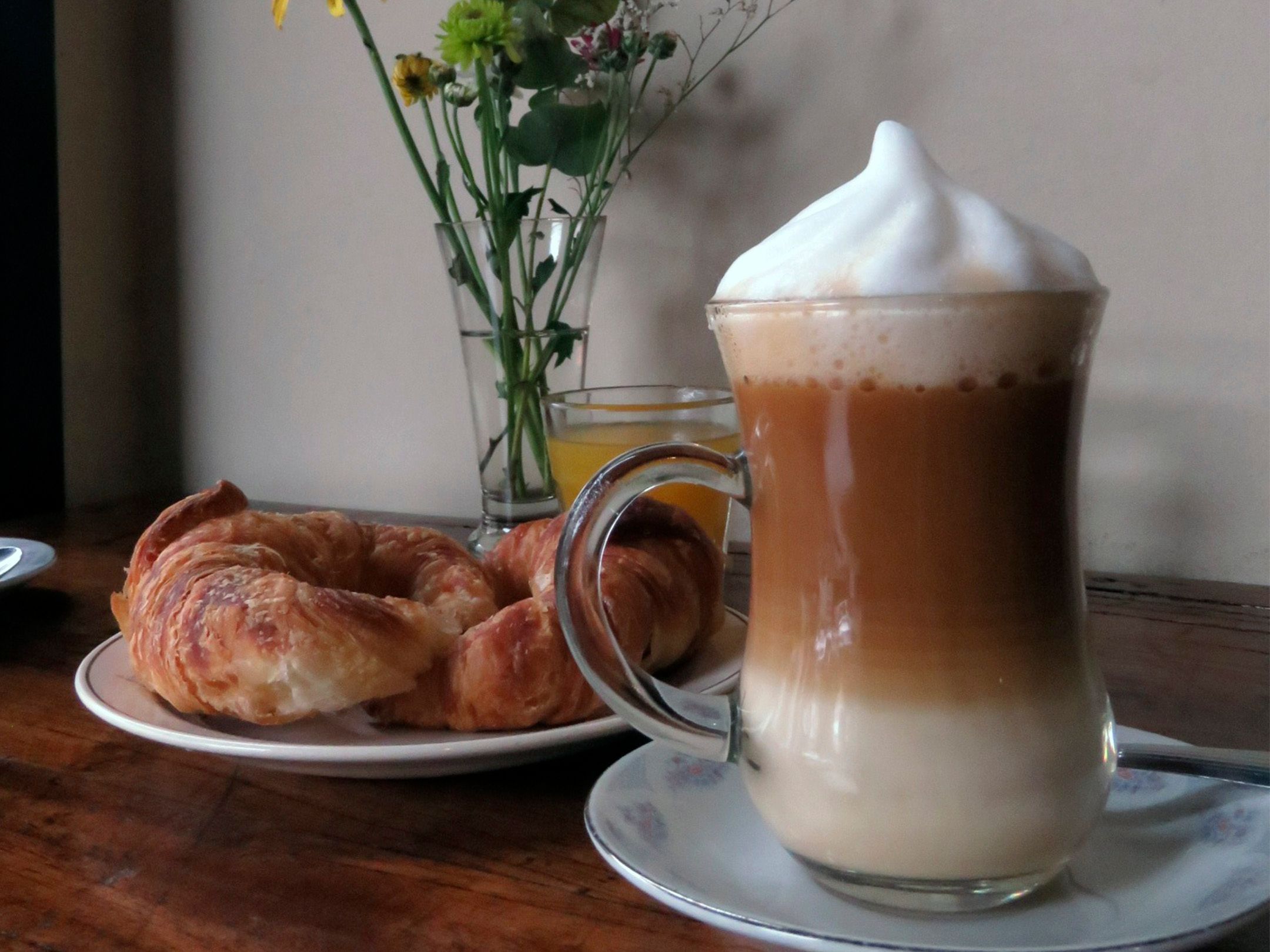 Promo - combo café a elección + 1 medialuna