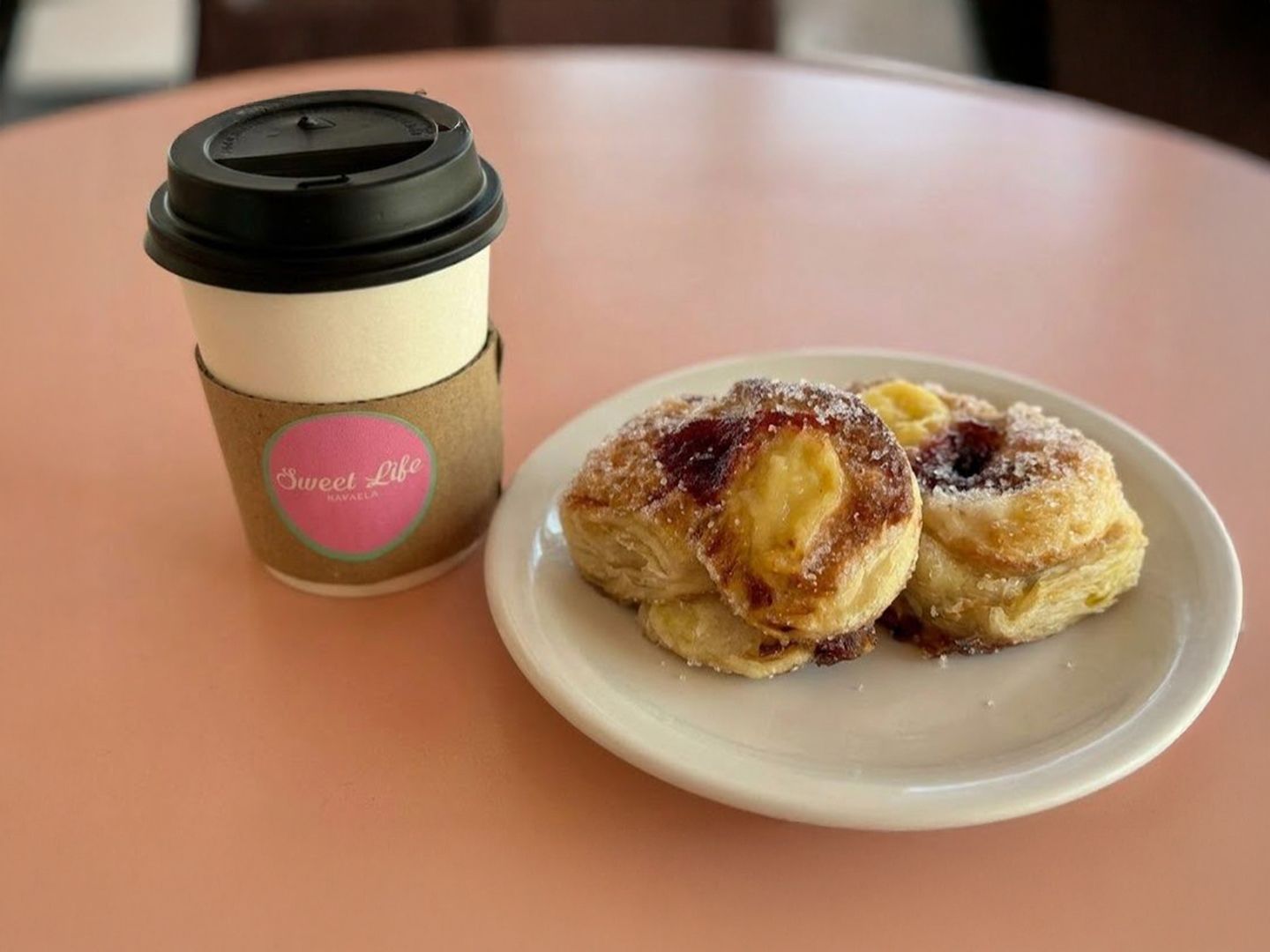 Café a elección + 2 facturas