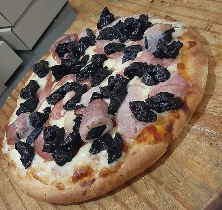 Pizzeta Panceta Con Ciruelas