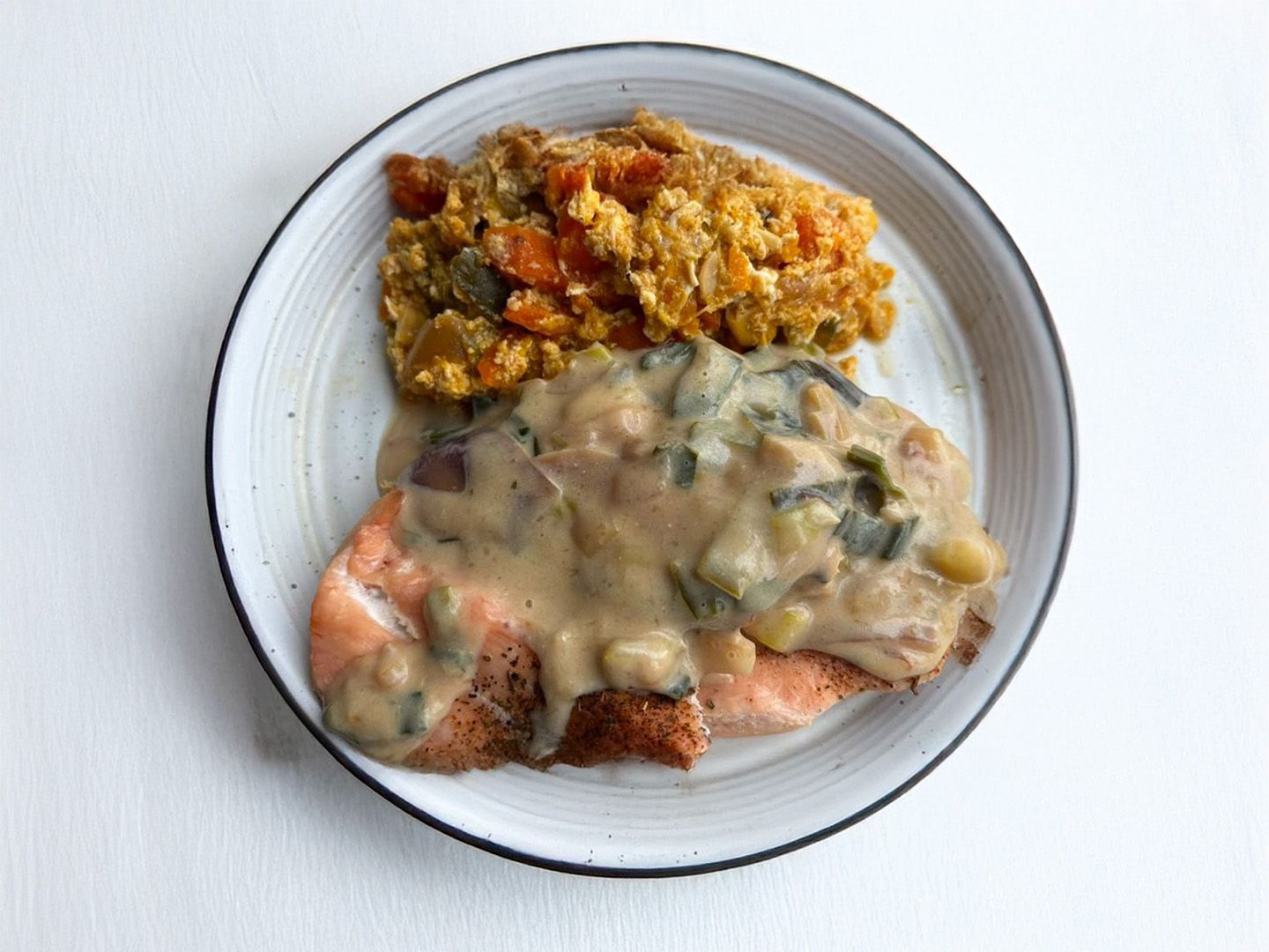 Pollo al puerro + revuelto