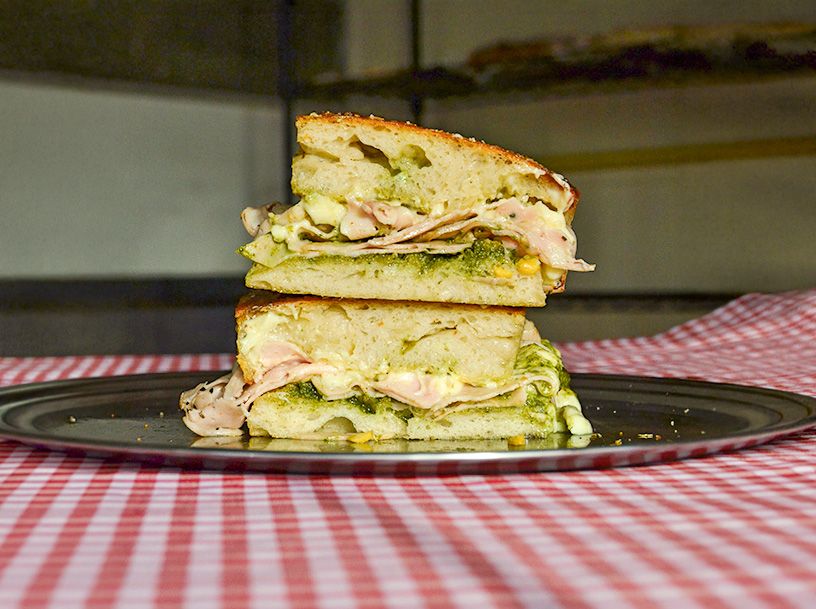 Focaccia mortadela