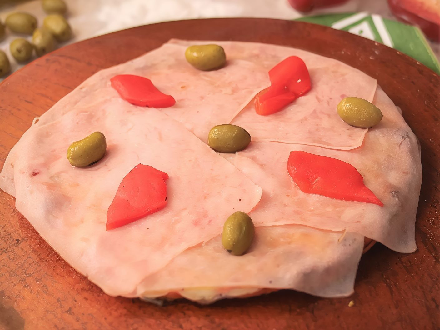 Pizza jamón y morrones 8p