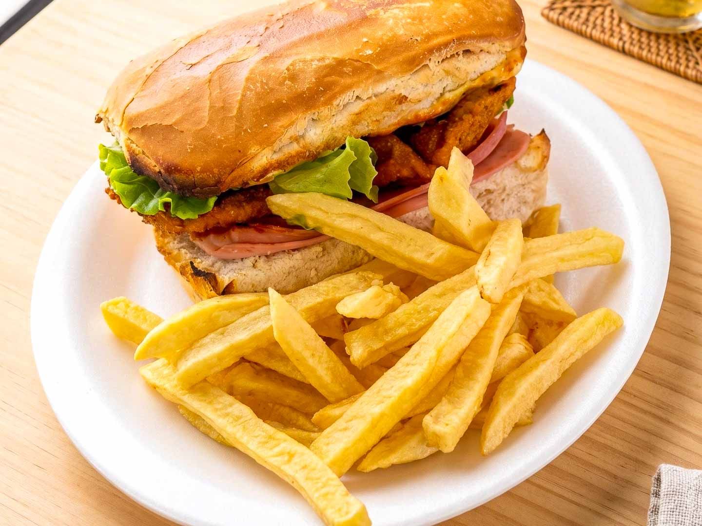 Sándwich suprema completo + papas