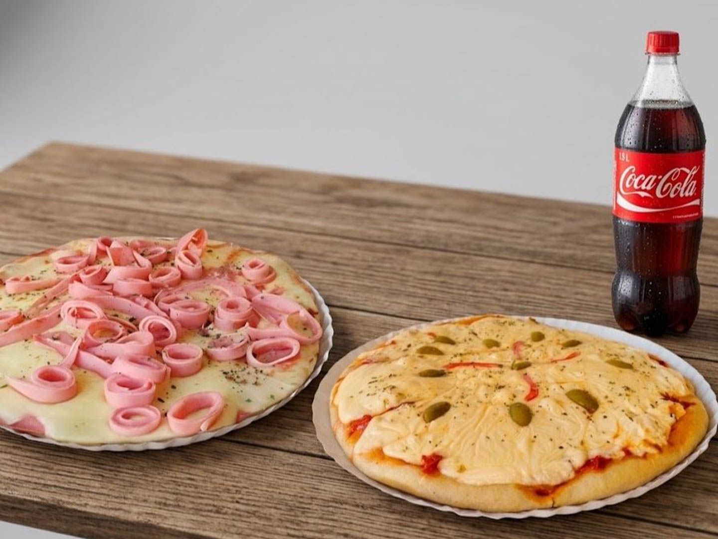 1 muzza+1 especial+coca cola.