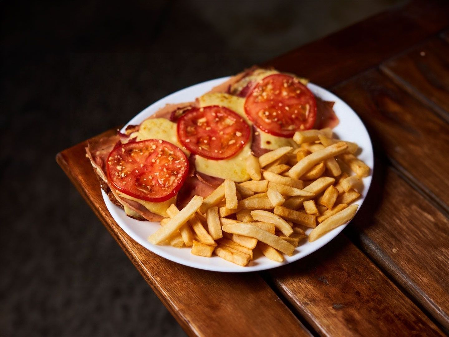 Milanesa napo con papas fritas