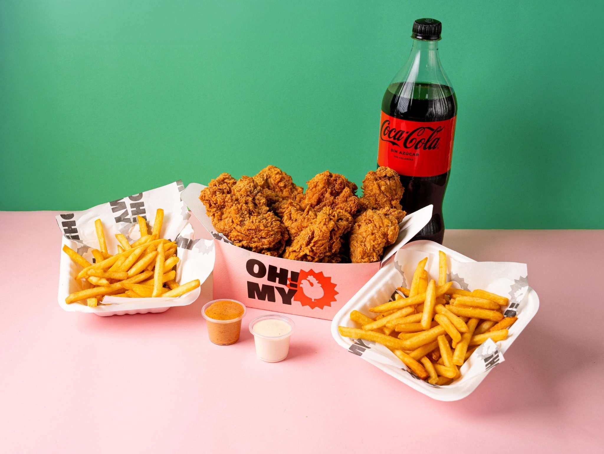Combo Caja de 12 Tenders, 2 acompañamientos + 2 salsas y 1 Soda de 1 L