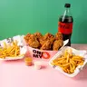 Combo Caja de 12 Tenders, 2 acompañamientos + 2 salsas y 1 Soda de 1 L