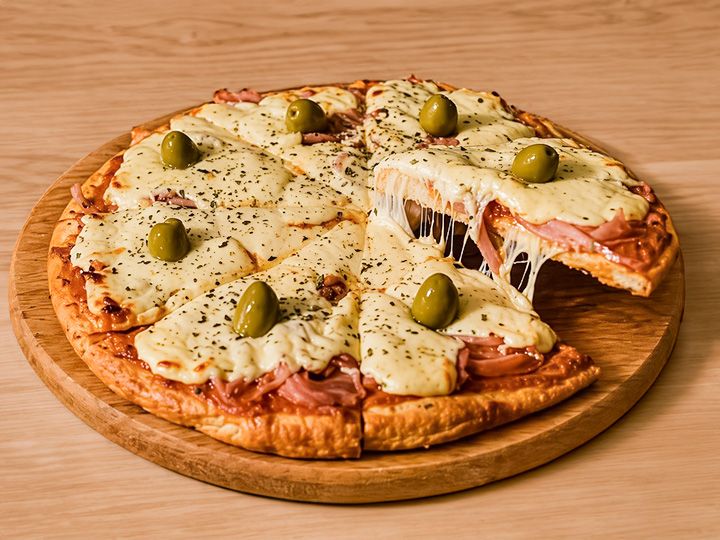 Pizza especial con jamón