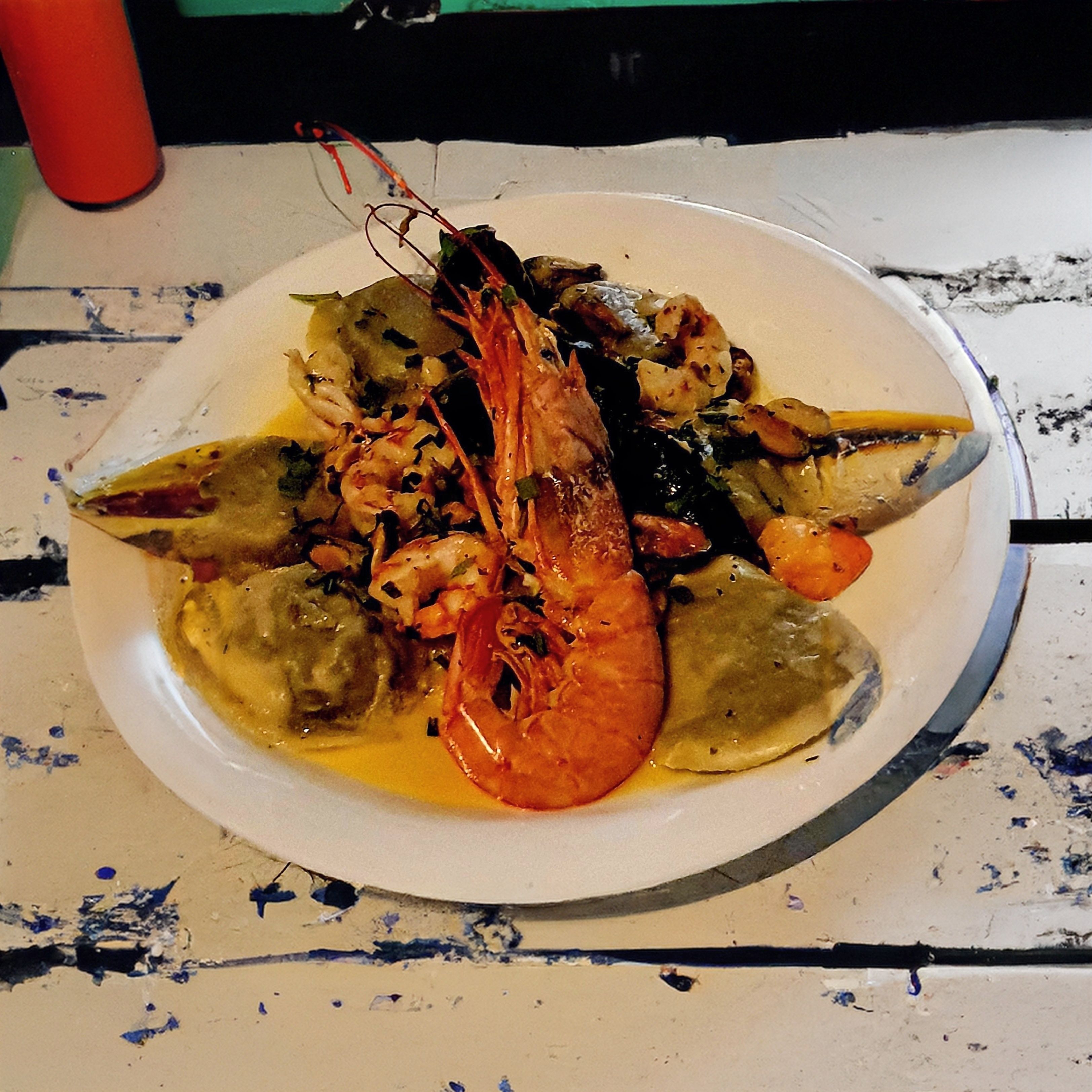 Sorrentinos de jyq + frutos de mar