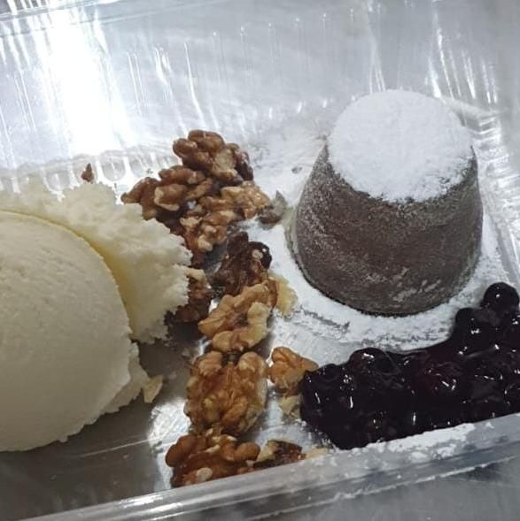 Volcán de chocolate + helado