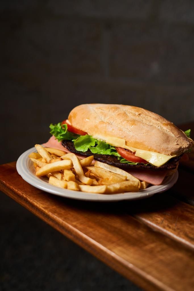 Lomo completo con papas fritas