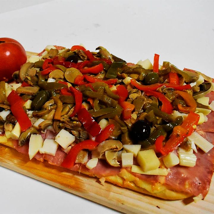 Pizza De Vegetales Al Oliva