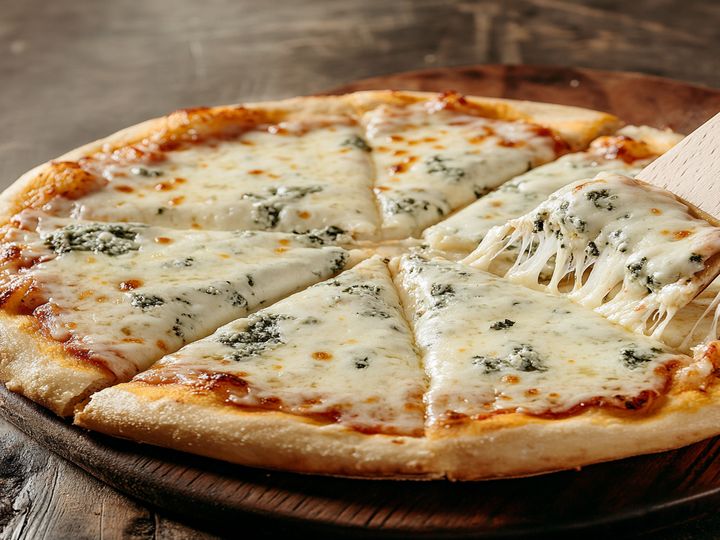 Pizza quatro quesos 4p