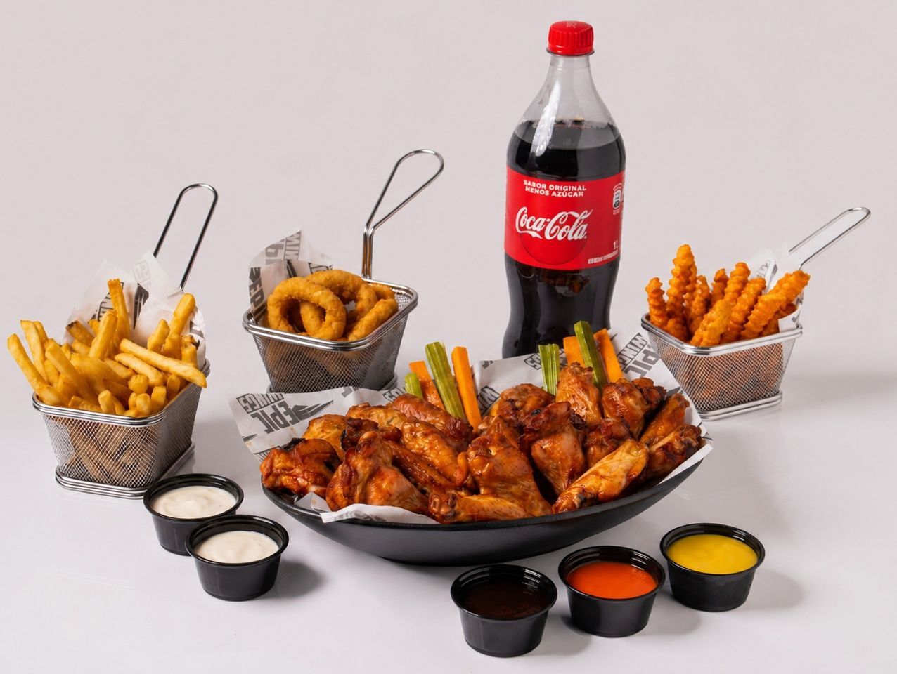 Combo 24 piezas 3 acompañamientos, bebida 1l