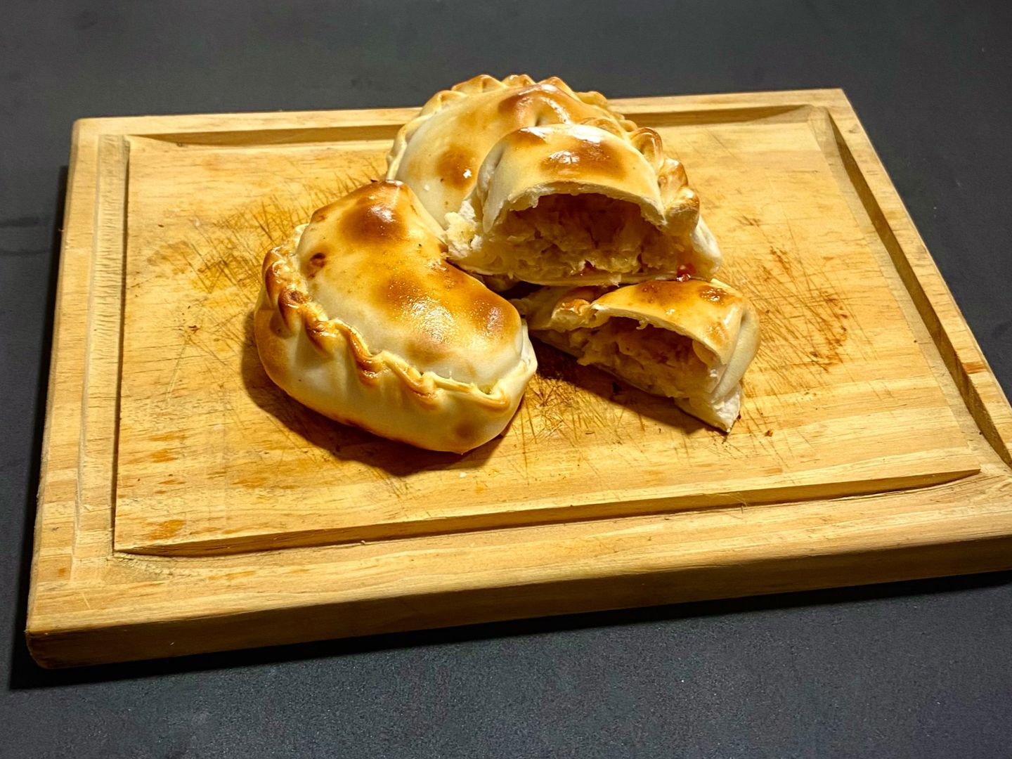 Empanada de cebolla y queso