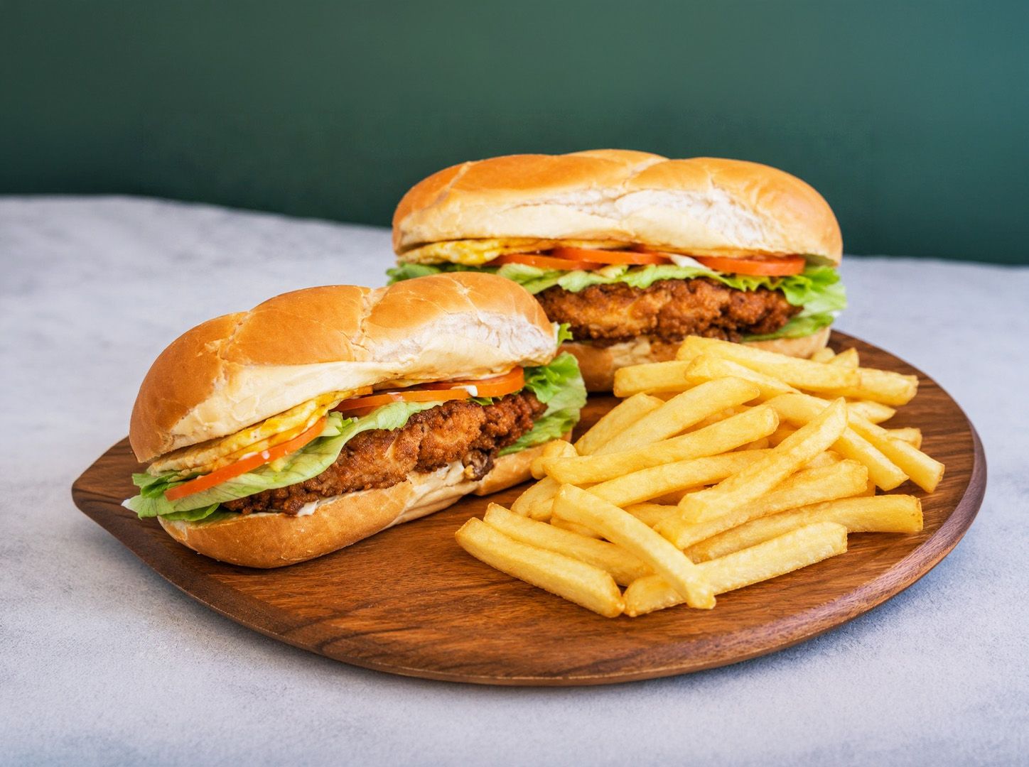 2x sándwiches de milanesa de pollo + fritas