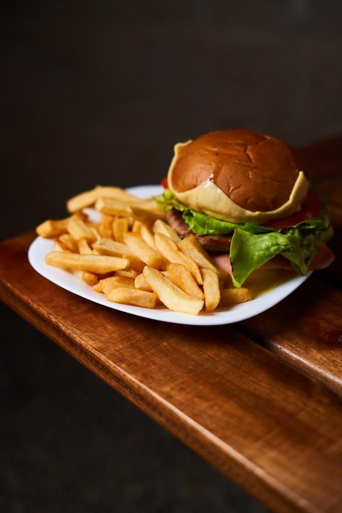 2 hamburguesas comp+papas