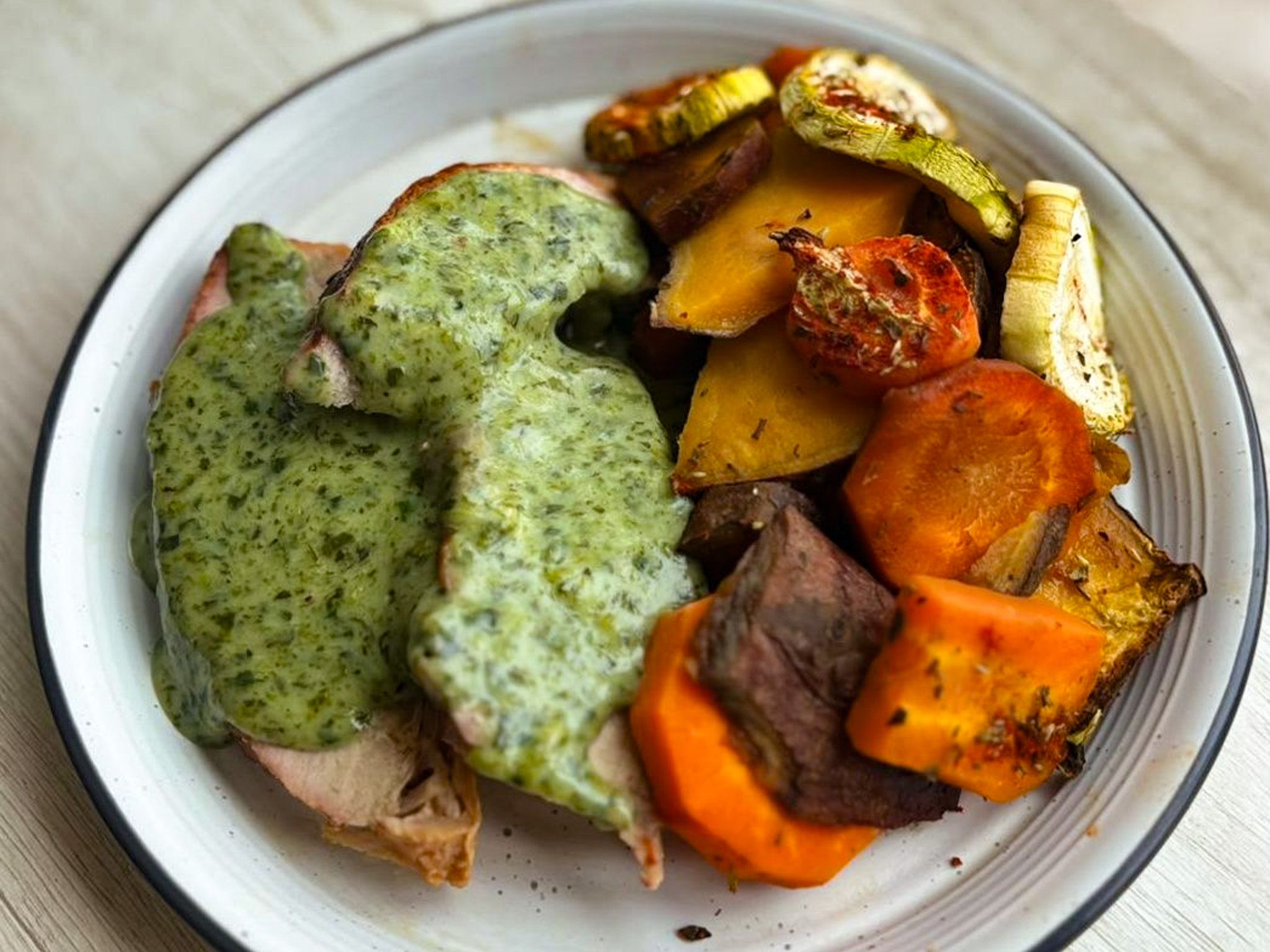 Carne de cerdo + vegetales