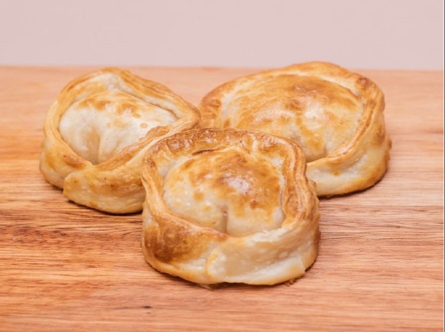 Empanada De Jamón Y Queso