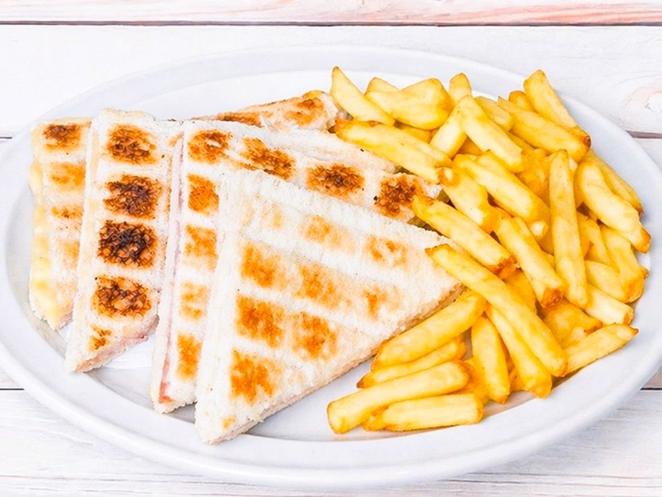 Tostado + papas fritas