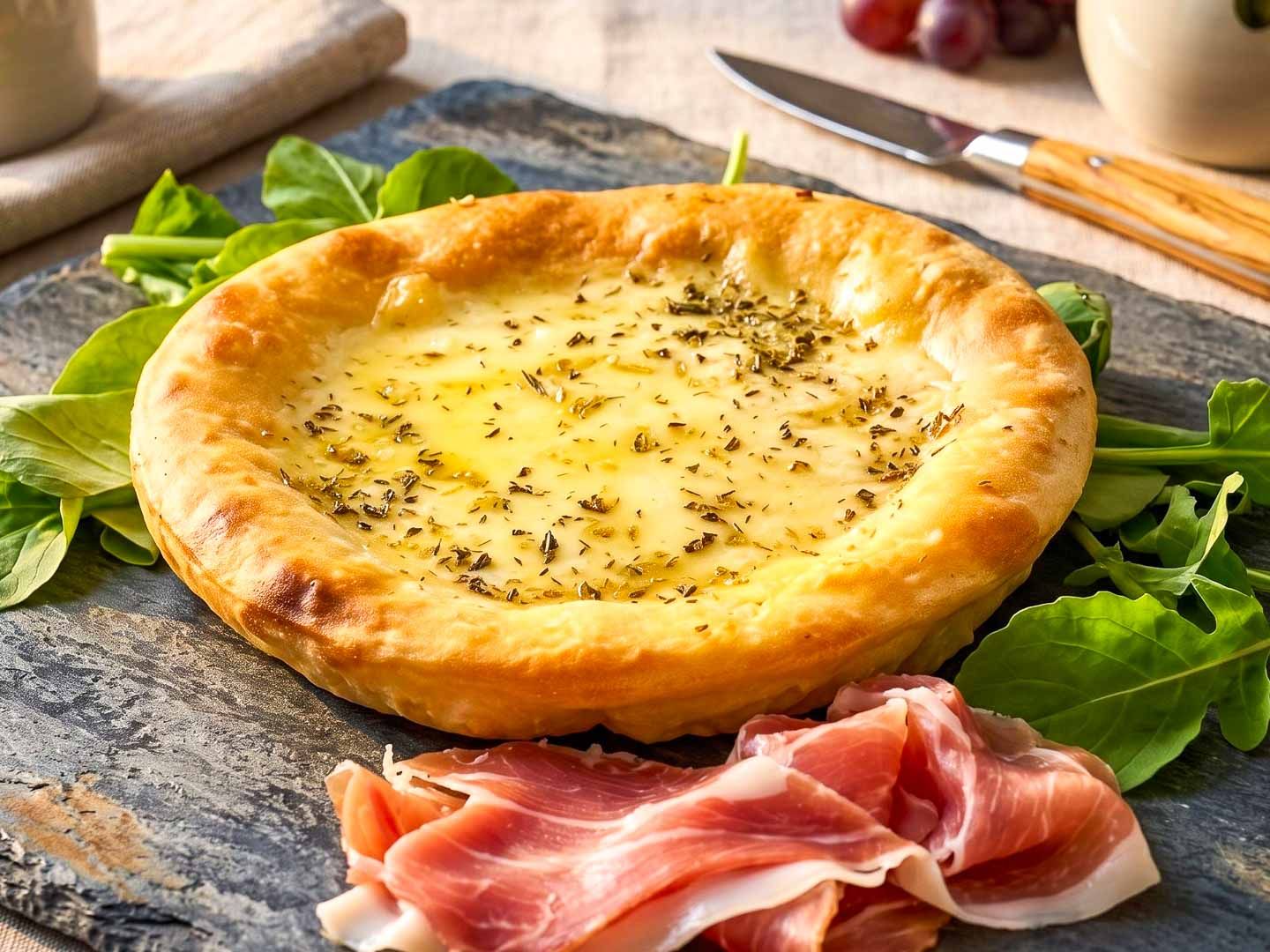 Provoleta con jamón crudo