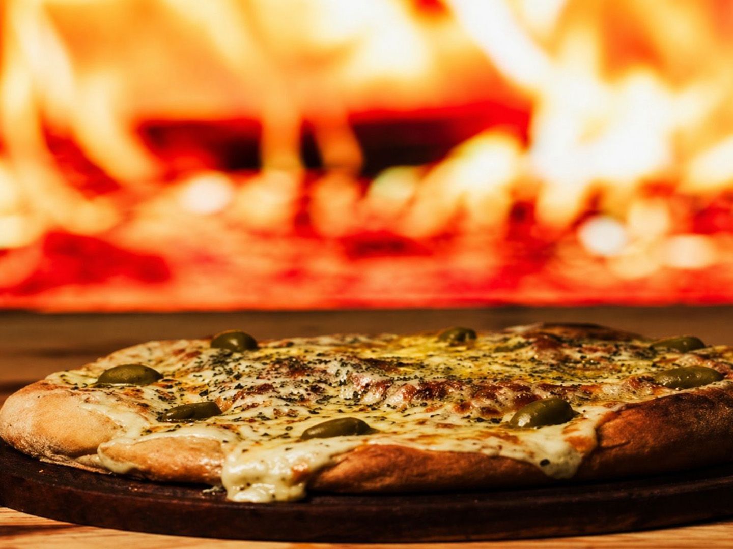 Pizza muzzarella - 8 p
