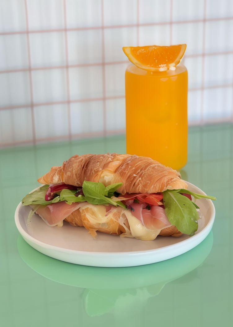 Croissant con crudo