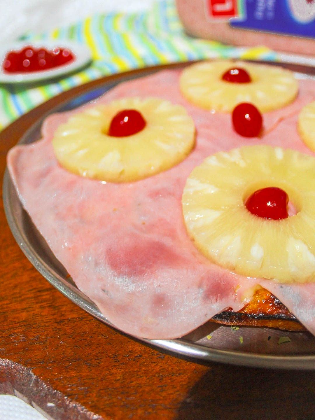 Pizza jamón y ananá 4p
