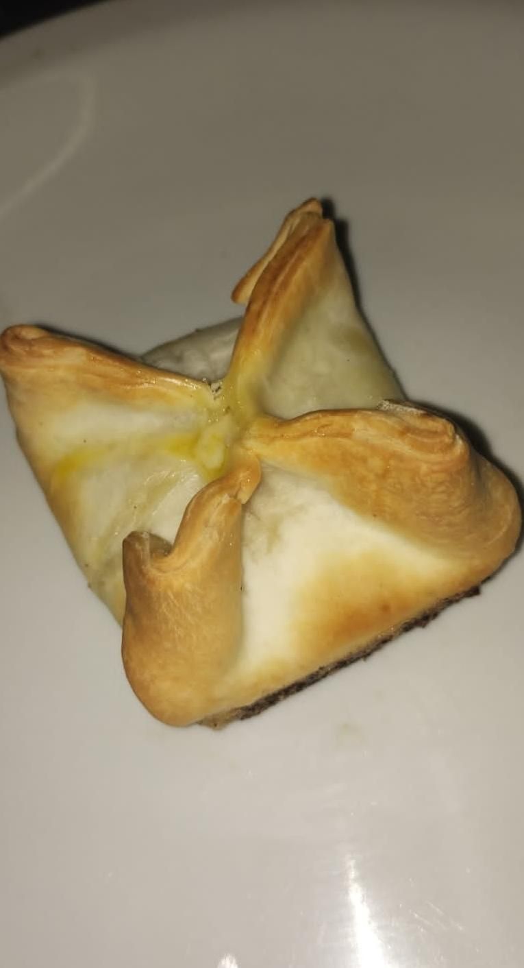 Empanada de albahaca y queso