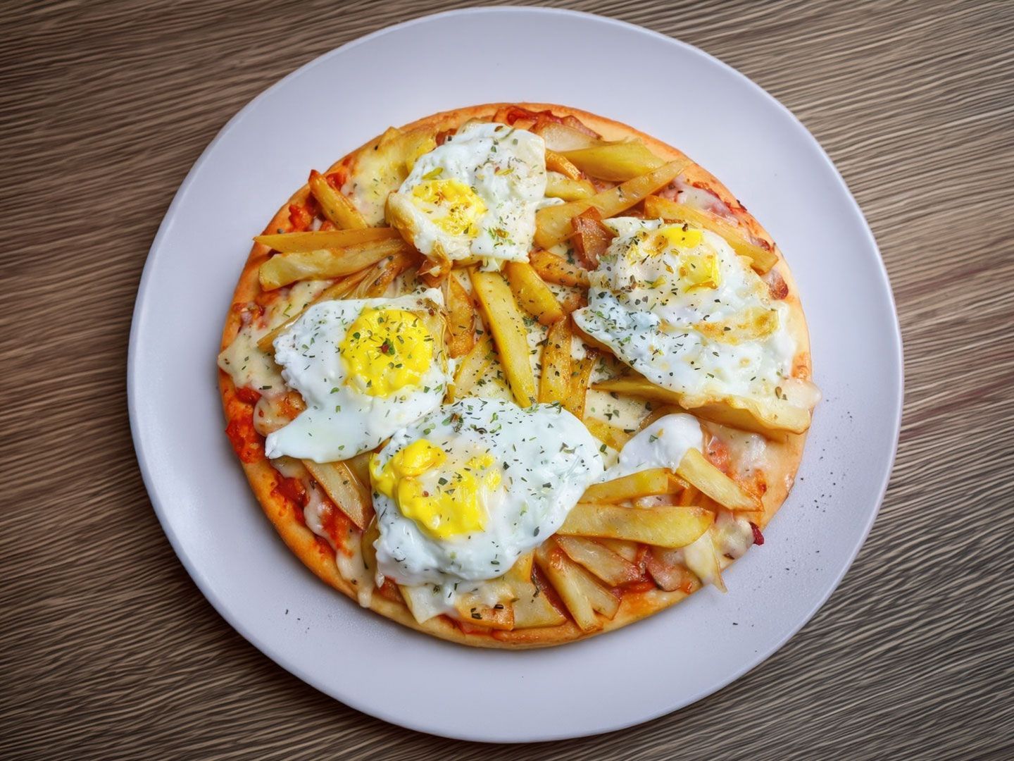 Pizza bomba - papas y huevos