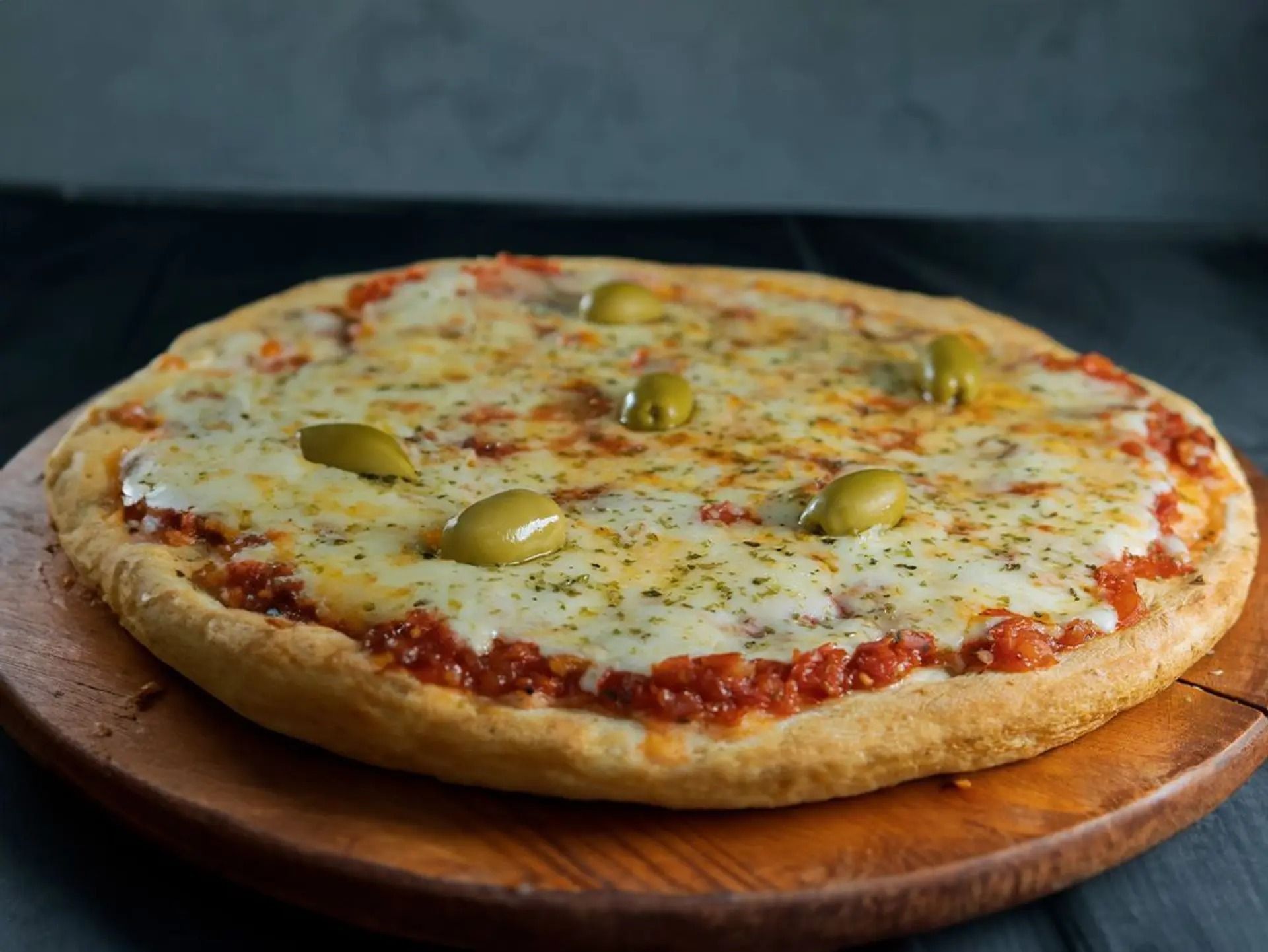 Pizza Mozzarella Al Molde