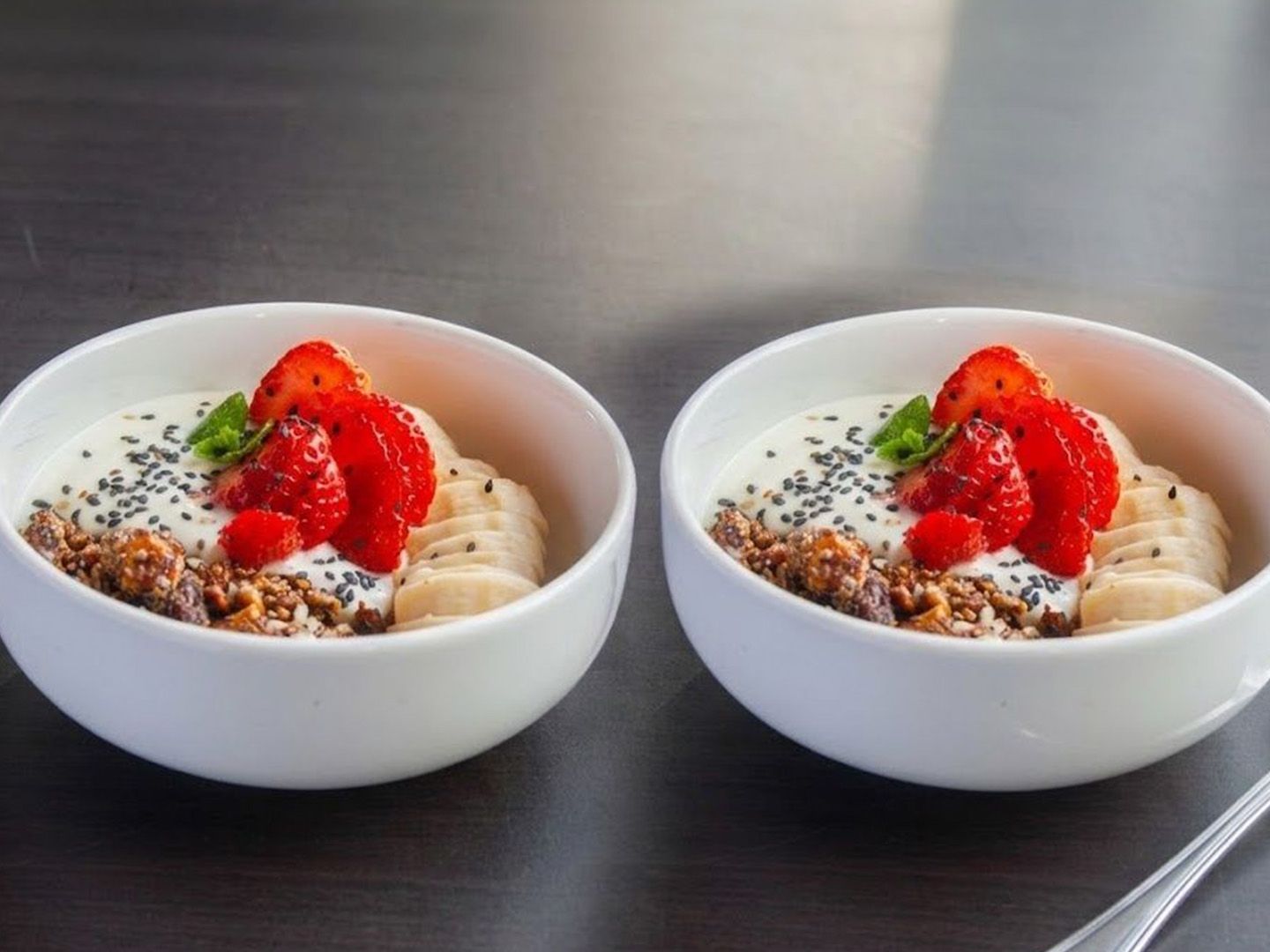 2x yogurt con granola orgánica