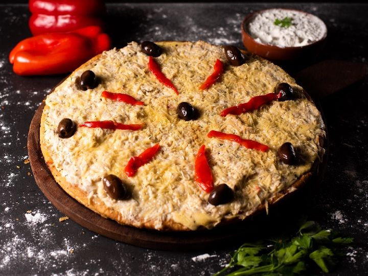 Pizza pollo salsa blanca (4p)
