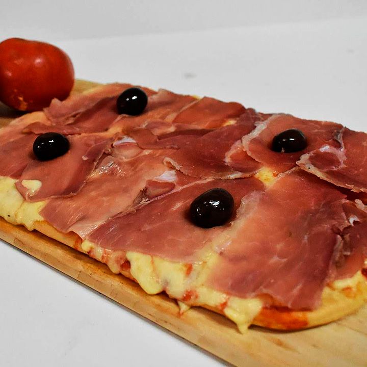 Pizza Con Jamón Crudo