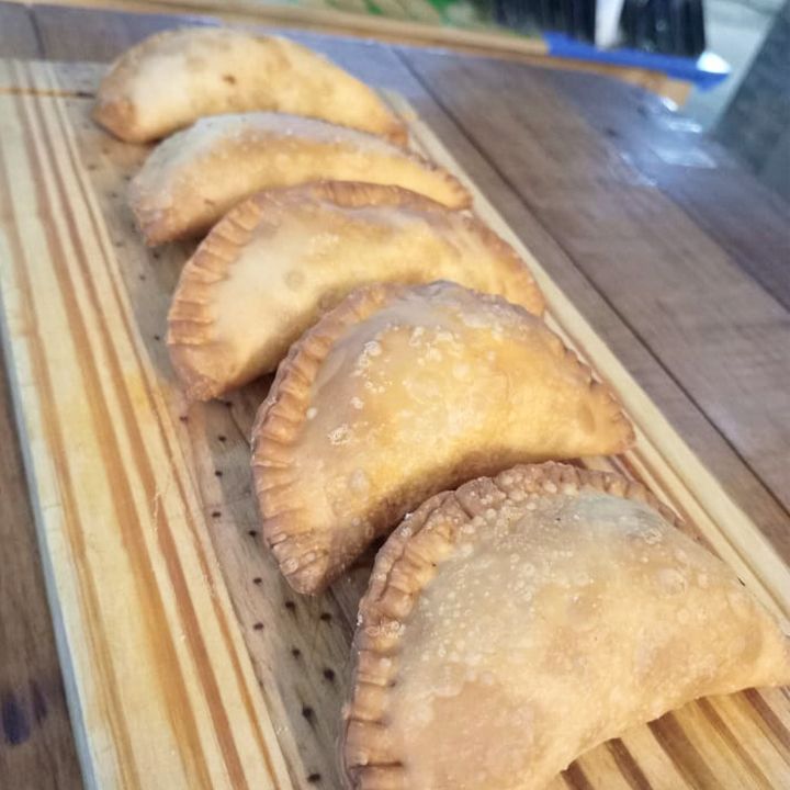 Empanadas de pollo x6