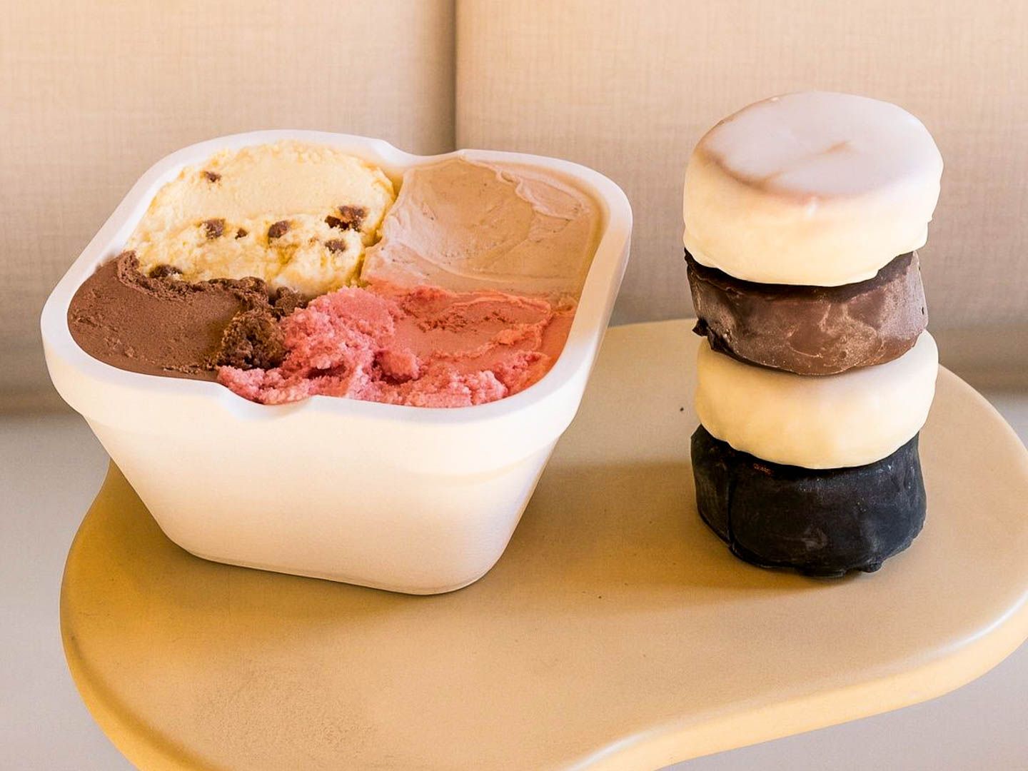 Helado 1k + 4 alfajores