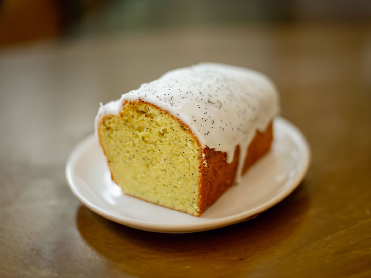 Porción De Budín De Limón Y Amapola