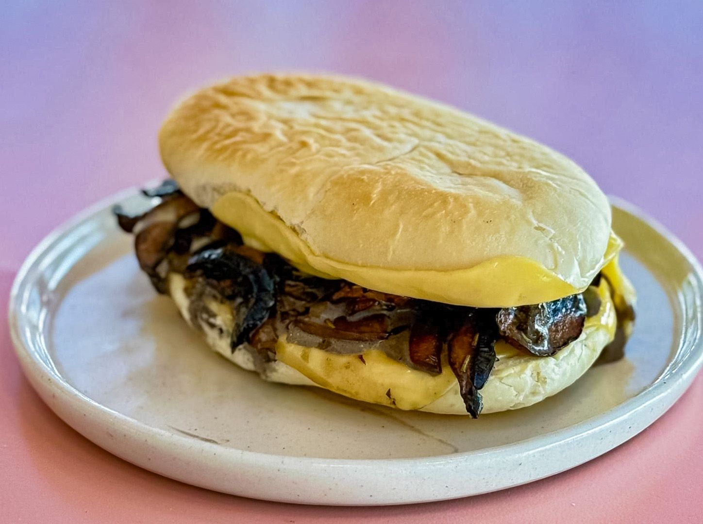 Sándwich veggie en pan árabe