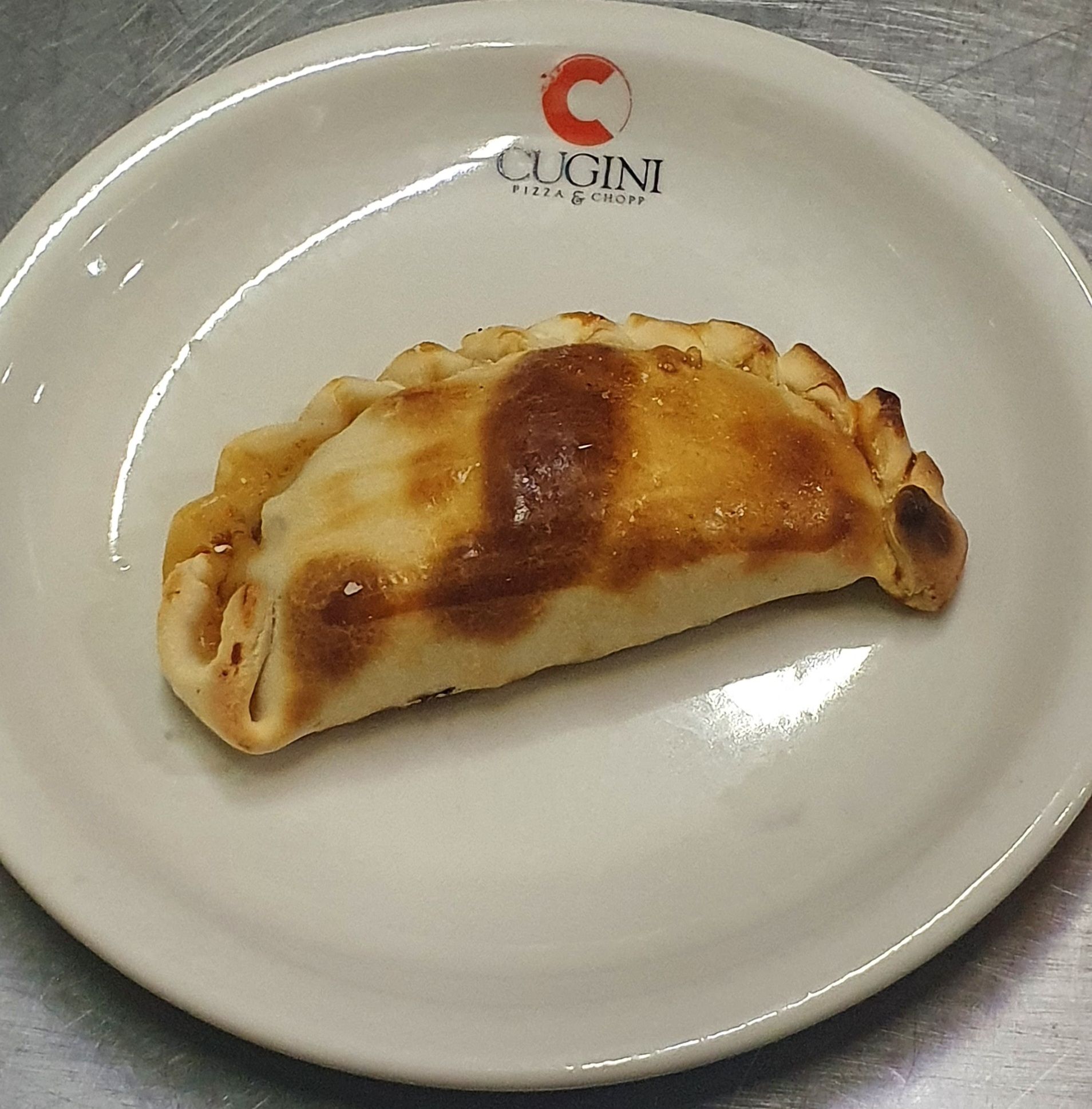 Empanada de carne salada