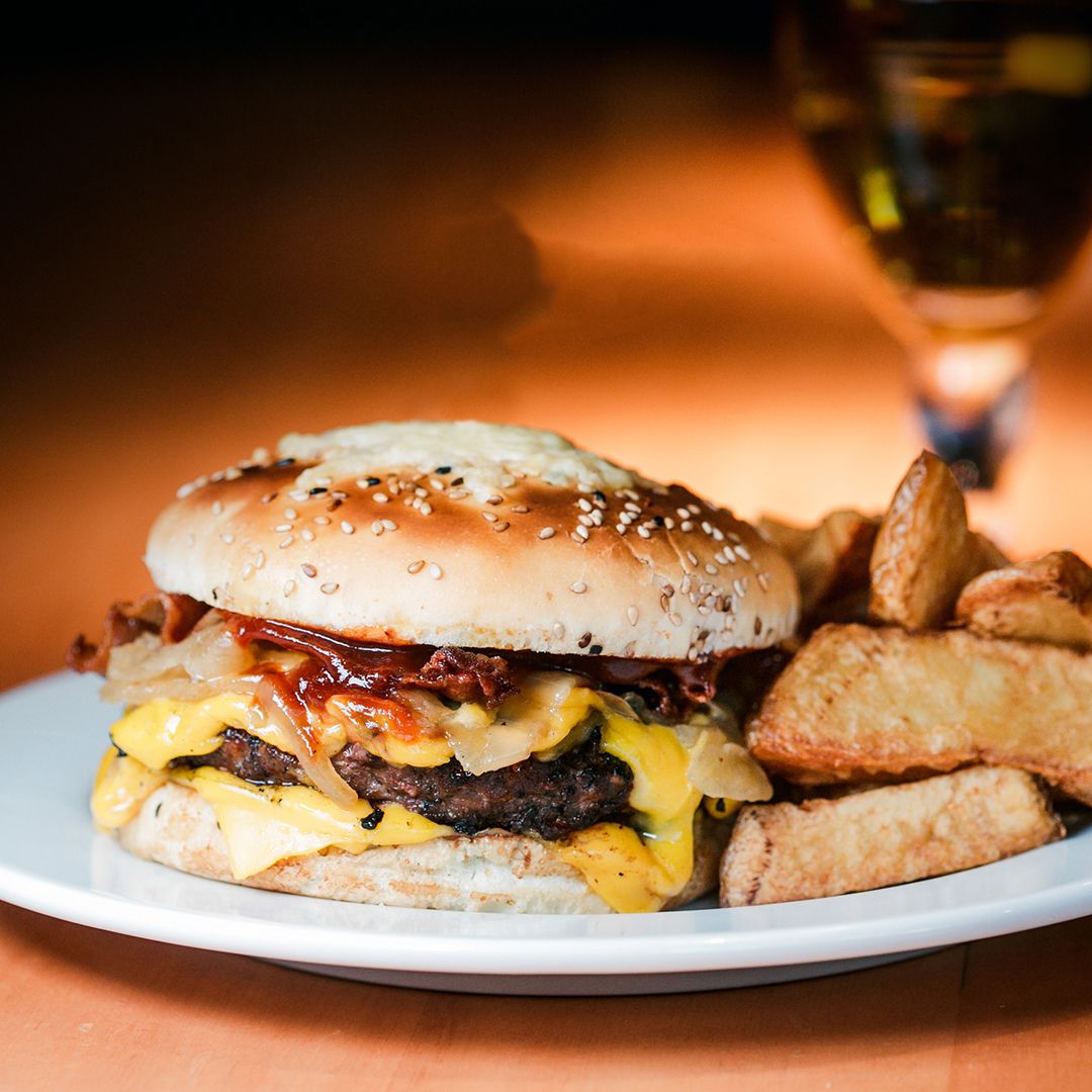 American Burger + bebida de regalo