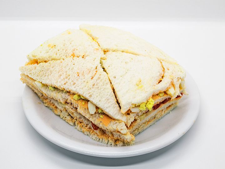 Sándwich Triple Tres56