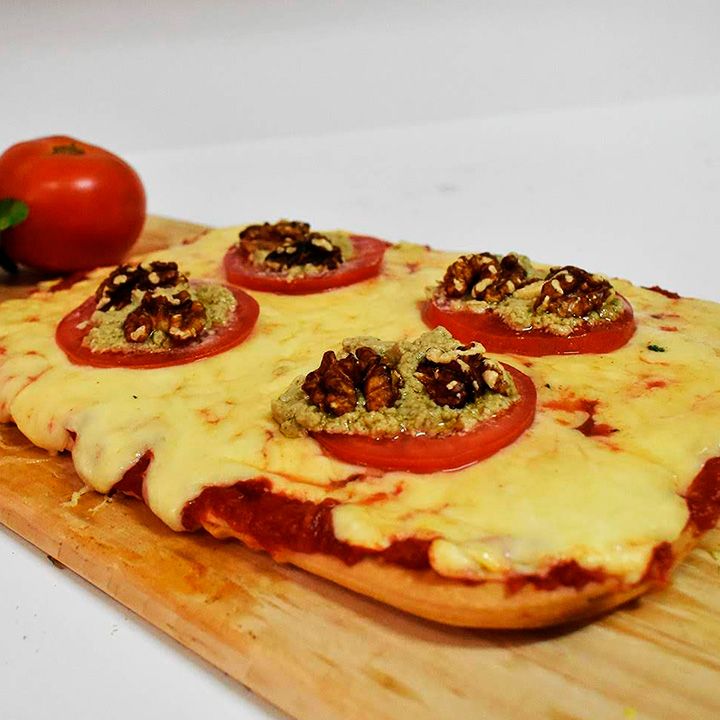 Pizza Con Nueces Al Roquefort