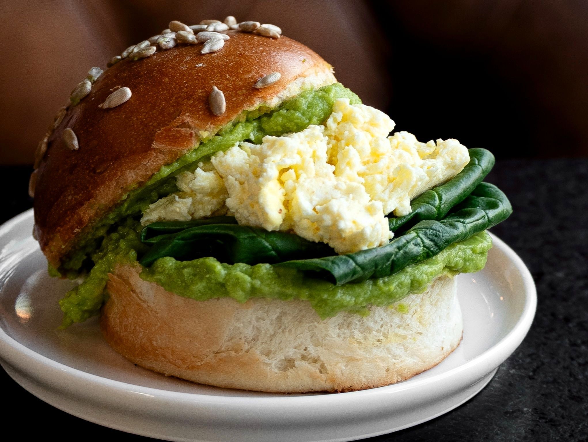 Brioche de huevo y palta