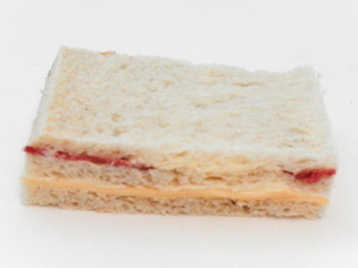Sandwich salame milán y queso