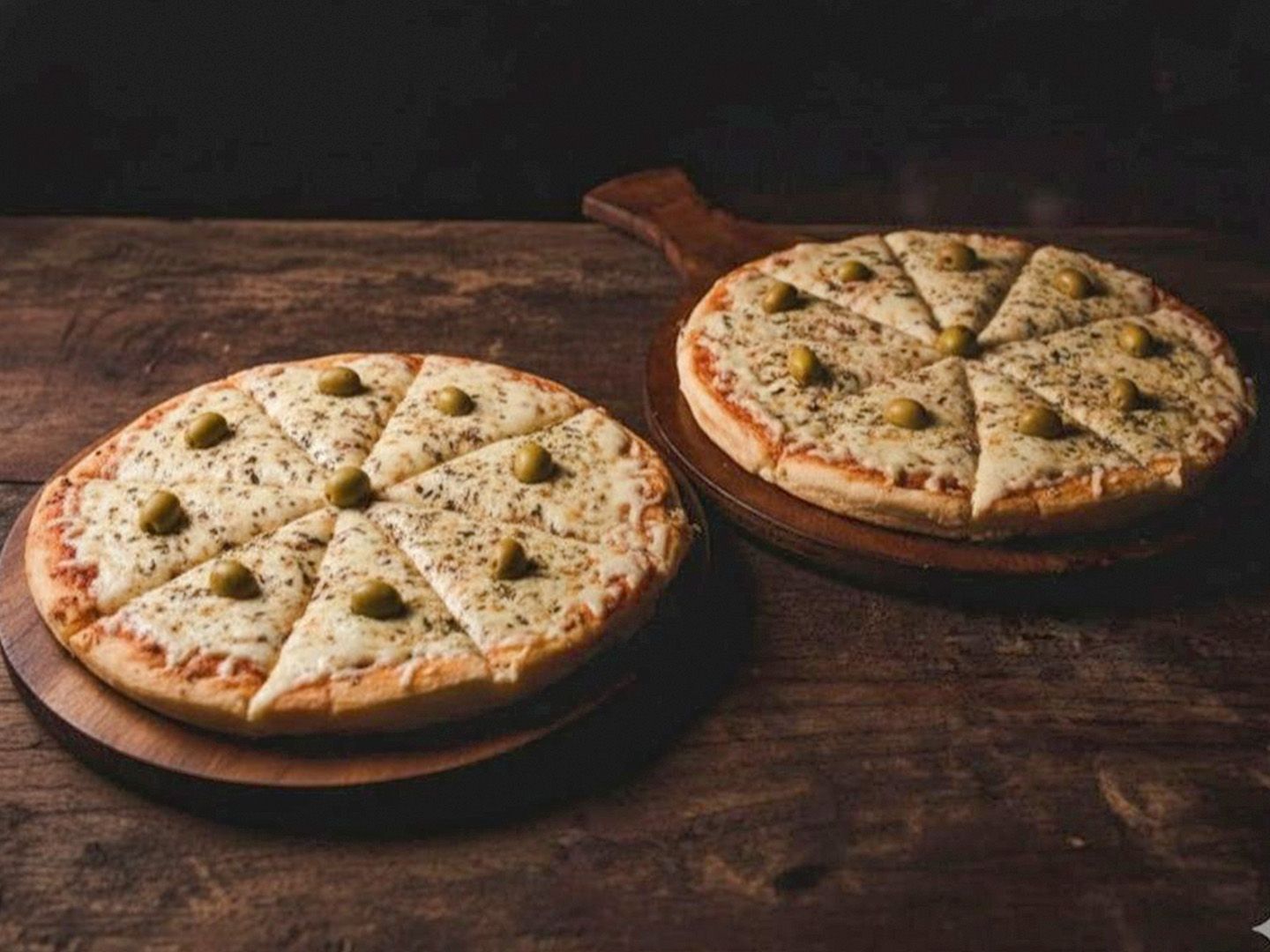 2 x pizza de mozzarella