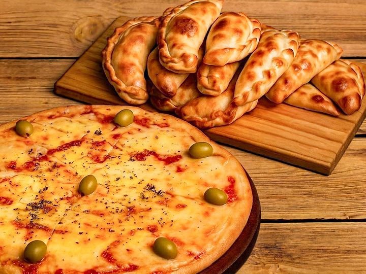 Pizza muzzarella + 6 empanadas