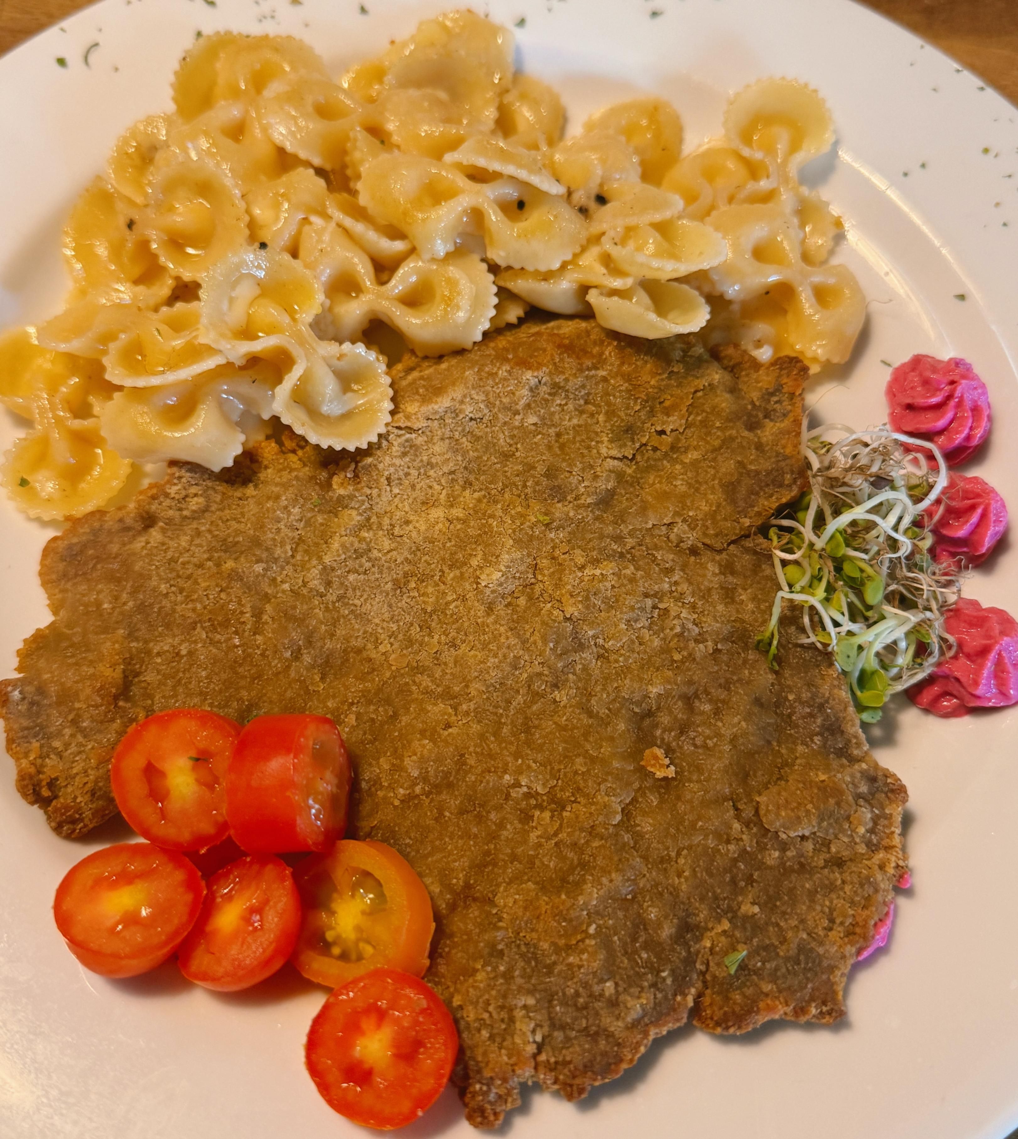 Milanesa de carne con pastas