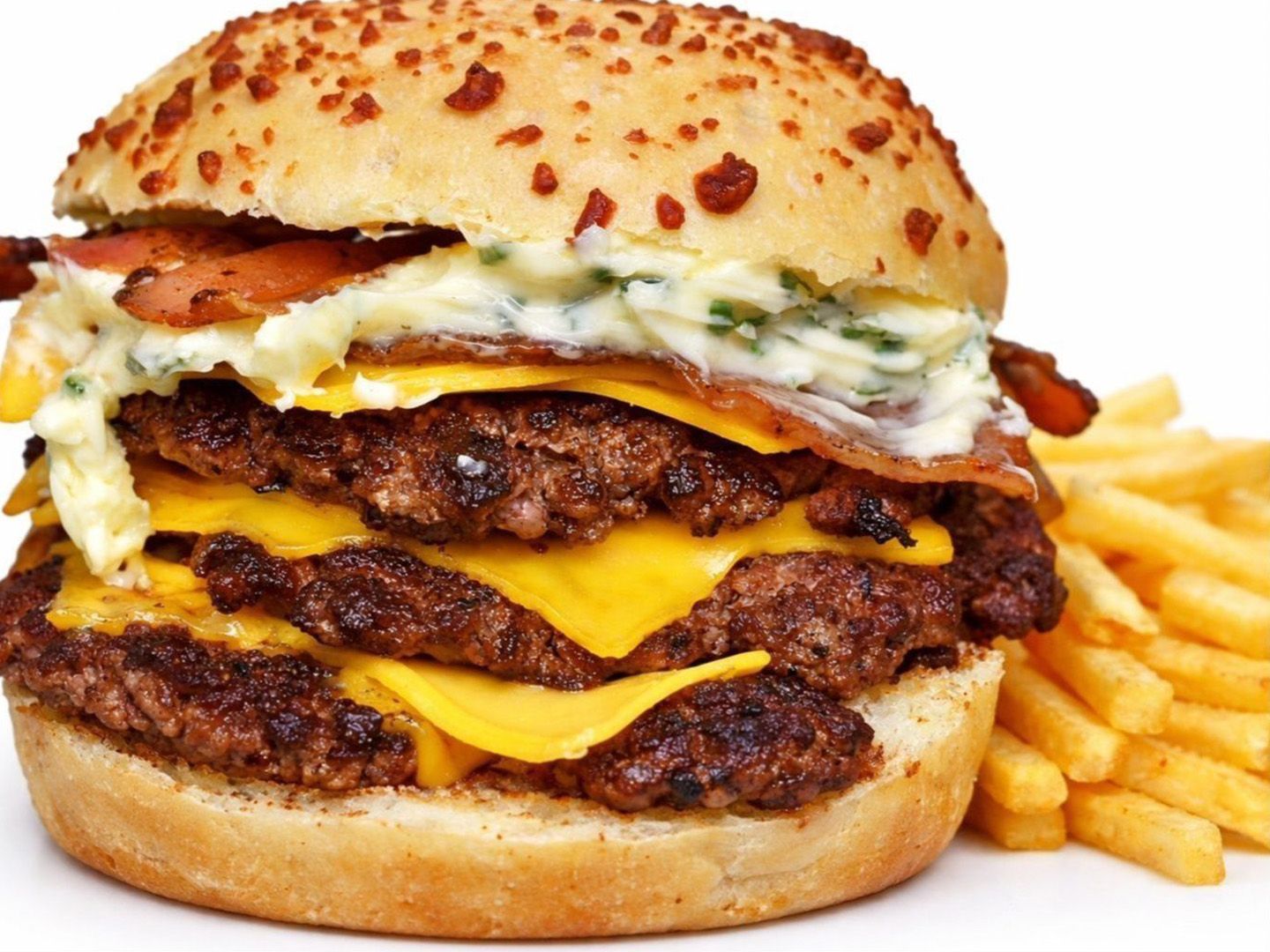 Burger danesa + papas fritas