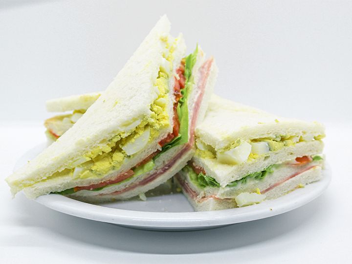 Sándwich Triple Avenida